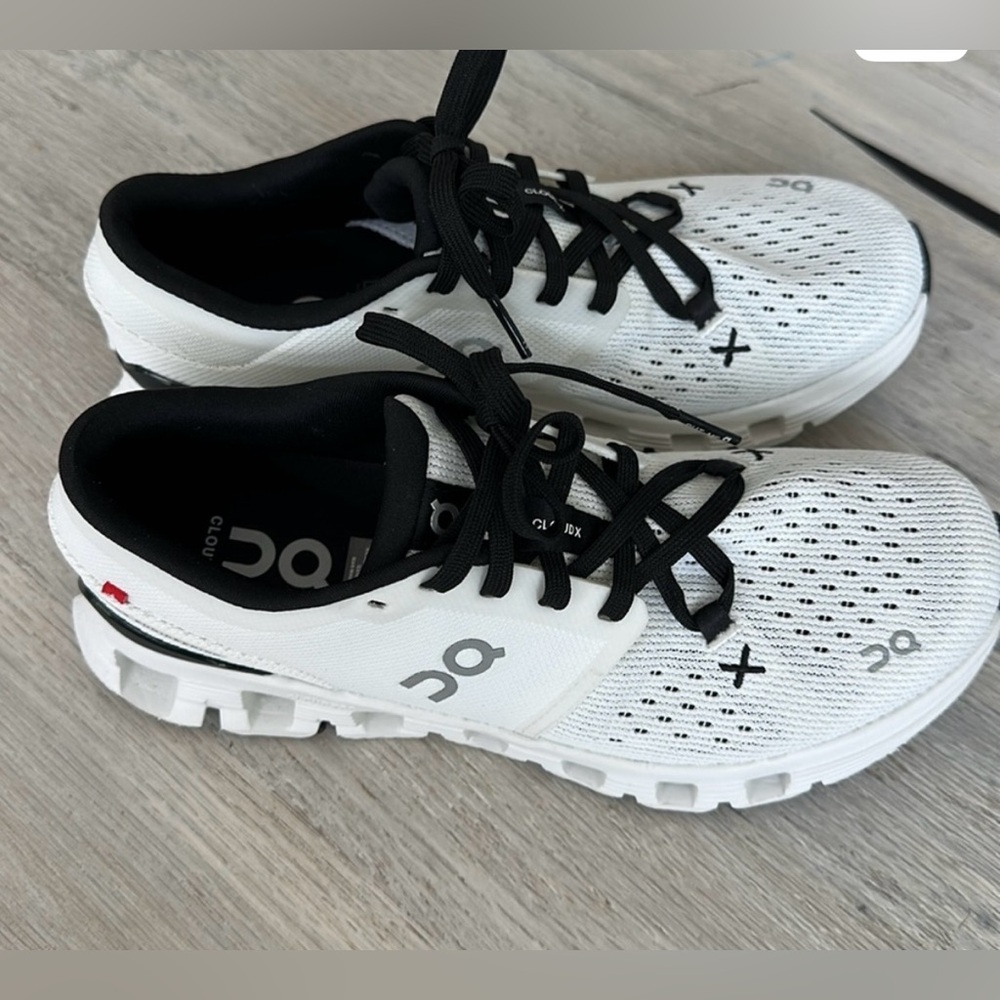 On Cloud X White Running Shoes - Picture 3 of 4